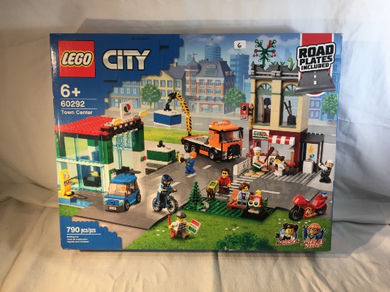 Collector NIB LEGO City Road Plates Included #60292 Town Center 790Pcs Box Sz: 19x15" - See Pictures