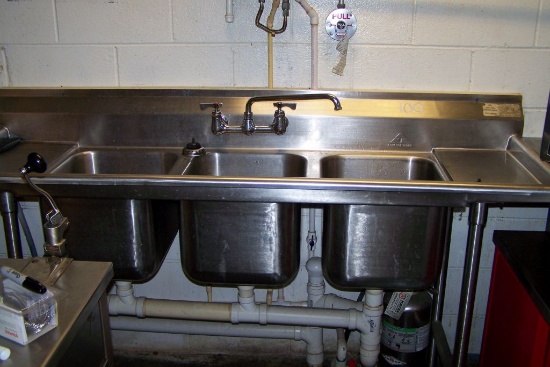 60" ADVANCE TABCO 3 COMPARTMENT STAINLESS SINK