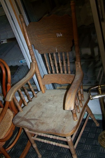 WOODEN CHAIR