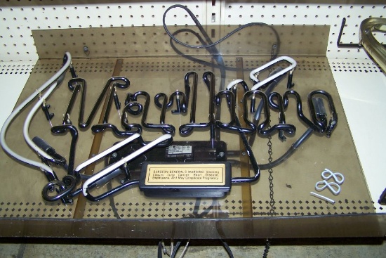 MARLBORO LIGHT UP SIGN
