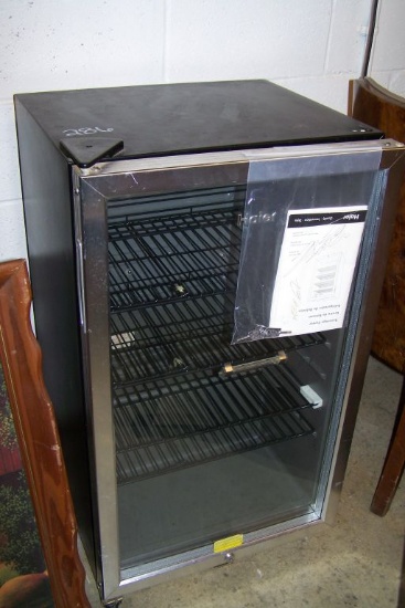 HAIER BEVERAGE COOLER, M: HC125FVS