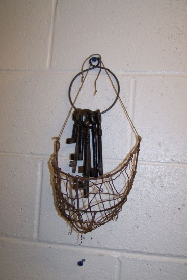 ANTIQUE KEYS AND MUZZLE