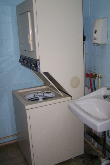 WHIRLPOOL THIN TWIN WASHER AND DRYER