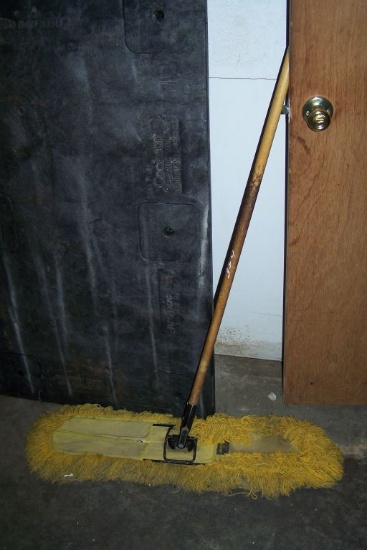 PUSH BROOM DUSTER