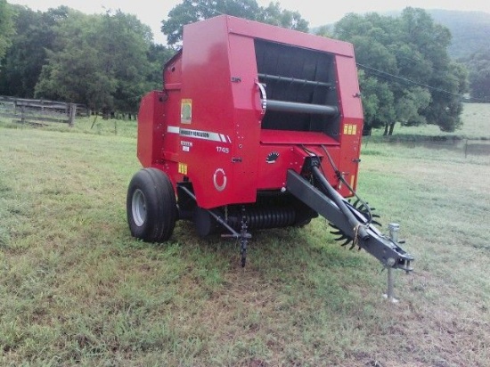 MASSEY FERGUSON 1745 ROUND BALER, HAS MONITOR & OWNER'S MANUAL, BOUGHT NEW