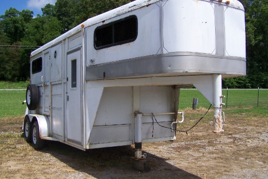 1999 PONY EXPRESS 16' GOOSENECK HORSE TRAILER, W/ TACK ROOM, TANDEM AXLE