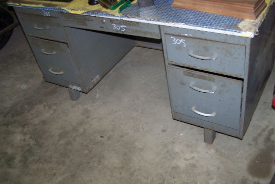7 DRAWER METAL DESK W/ LIGHT