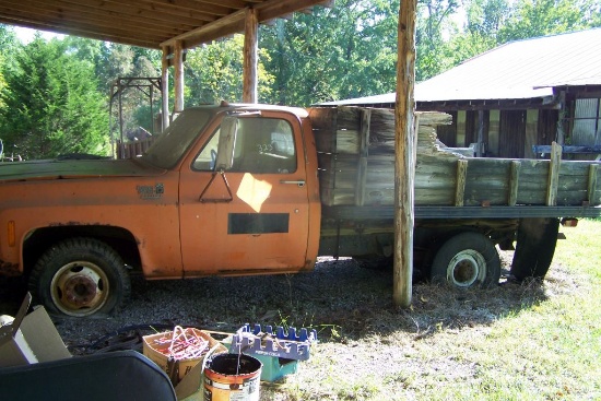 ORANGE CHEVROLET 350 TRUCK, CUSTOM DELUXE 30, 4 SPEED TRANS, VIN: CCL338V13