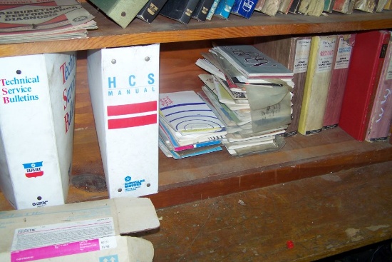 SERVICE BOOKS, CHRYSLER MANUAL BOOKS