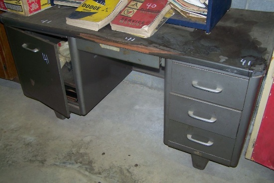 METAL 5 DRAWER DESK