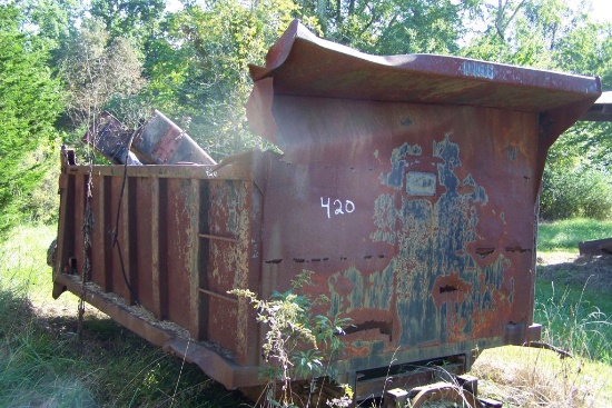 DUMP TRUCK BED AND CONTENT