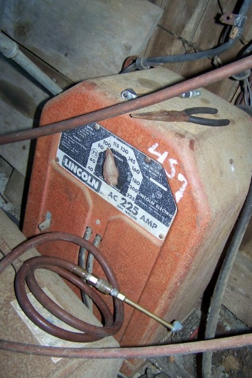 225 LINCOLN ARC WELDER