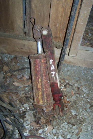 HYDRAULIC CYLINDER
