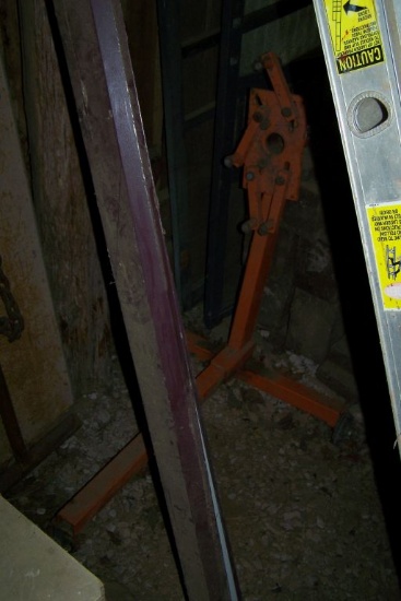 ORANGE TRANSMISSION STAND
