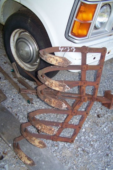 HORSE DRAWN SCRATCHER