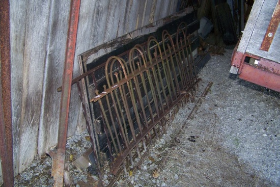 ANTIQUE RAILING FENCE