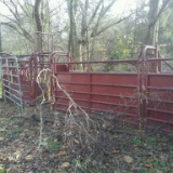 AMERICAN FARMLAND CATTLE WORKING SYSTEM, HAS SQUEEZE CHUTE, 2 HOLDING ALLEYS, PALP CAGE,