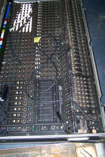 SOUND MONITOR MIXING BOARD