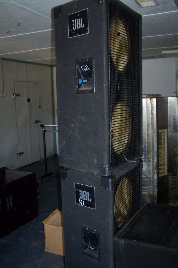 JBL SPEAKERS (2)