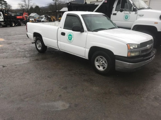 2003 WHITE CHEVROLET SILVERADO 2WD LONGBED TRUCK, AUTOMATIC, GAS, MILES SHOWING: 273,188,