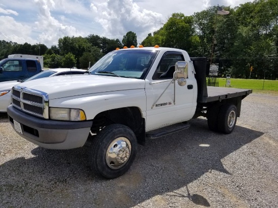 1995 DODGE RAM 3500 FLATBED TRUCK, MILES SHOWING: 105,269, AUTOMATIC, GAS,