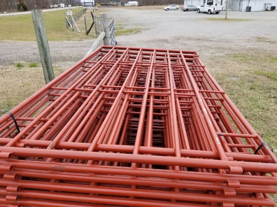 RED HEAVY DUTY 5 1/2' X 10' PANELS (5)