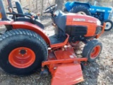 KUBOTA B3200 TRACTOR WITH MOWING DECK, RUNS AND DRIVES, APPROX 660 HOURS