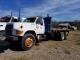 1992 FORD F800 SERIES FLATBED TRUCK, AUTOMATIC, AIR BRAKES, TANDEM AXLE, 17