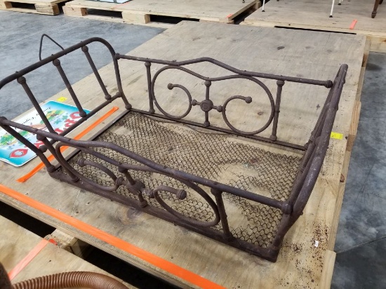 ANTIQUE STEEL BABY BED