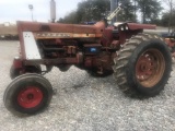 INTERNATIONAL FARMALL 806 D TRACTOR, RUNS AND DRIVES, HOURS SHOWING: 1193, S: 4446Y