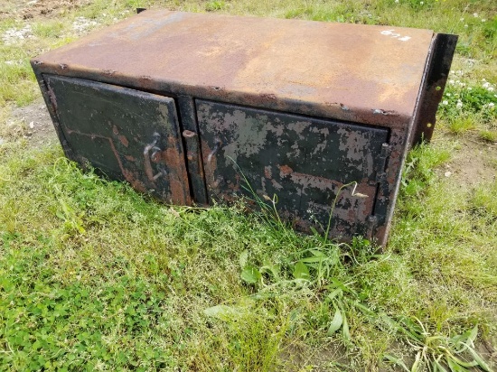 BLACK METAL TOOL BOX 28" WIDE X 48" LONG X 21" TALL