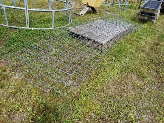 ASSORTED WIRE PANELS (3 ARE APPROX 16' LONG)