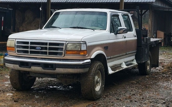 1997 F350 POWERSTROKE CREW CAB FLATBED TRUCK, MILES SHOWING: 248,000, AUTOMATIC, 4WD,