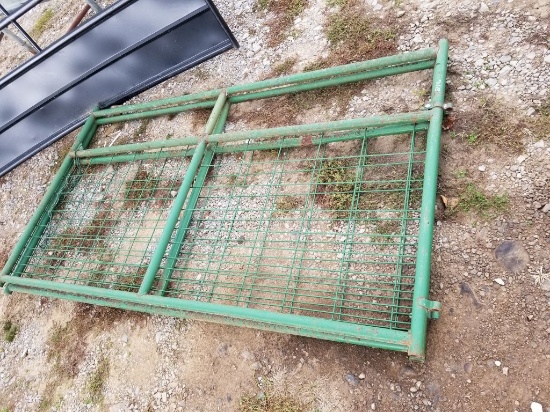 8' GREEN GATE W/ WIRE PANEL (2)