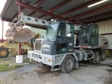 2004 GRADALL XL4100II, EATON FULLER 9 SPEED TRANS, HOURS SHOWING: 9108, MIL