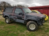 MID 90S CHEVROLET TAHOE, NON RUNNING, LS, AUTOMATIC, 4WD, MILES SHOWING: 232,353, V