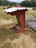 RED GOAT HAY FEEDER WITH TIN ROOF