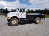 1990 INTERNATIONAL 4700 TRUCK, MILES SHOWING: 317,718, RUNS AND DRIVES, VIN