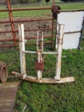 WHITE HAY RING MOVER/HAY SPEAR