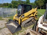 2007 CAT 257 SKID STEER, TRACK MACHINE, CAB, HOURS SHOWING: 3686, S: CAT002