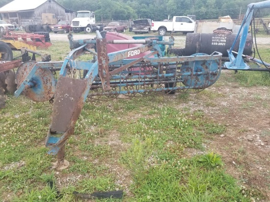 FORD PULL TYPE SIDE DELIVERY RAKE, **SELLS ABSOLUTE**