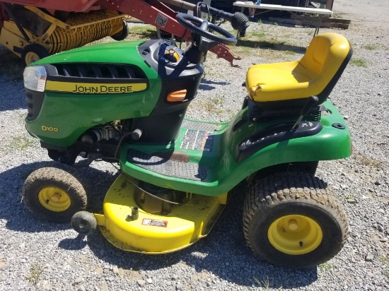 JOHN DEERE D100 RIDING LAWN MOWER, HOURS SHOWING: 338, RUNS/MOWS, S: 1GXD10