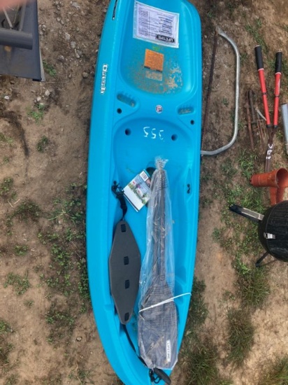 NEW DASH 66 YOUTH KAYAK WITH PADDLE