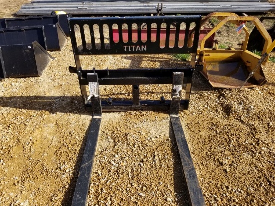 TITAN 60" PALLET FORKS, QUICK ATTACH