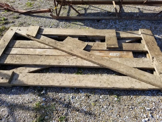 8'8" WOODEN HEAVY DUTY GATE WITH HINGES