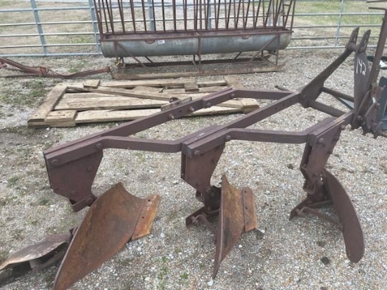 FORD 101 3 BOTTOM PLOW WITH ADJUSTMENT