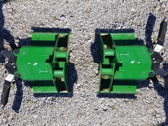 FRONT END LOADER QUICK HITCH FOR TRACTOR CONVERTS JOHN DEERE TO QUICK ATTAC