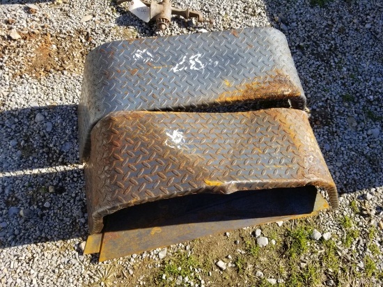 SINGLE WHEEL FENDER SET (NEW, BUT 1 HAS SOME DAMAGE)