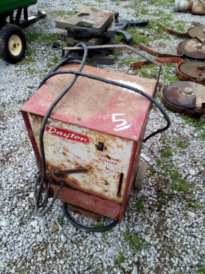 DAYTON 230 AMP WELDER