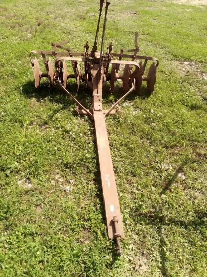 8' PULL TYPE DISC HARROW, ITEM FROM HIXSON ESTATE